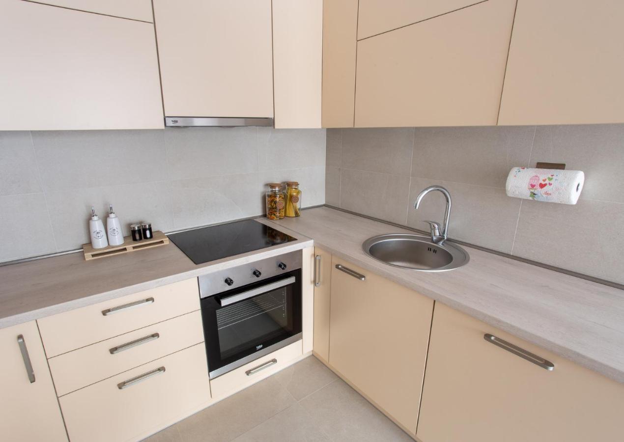 Lina - Pg, Moraca River Apartment Podgorica Eksteriør bilde